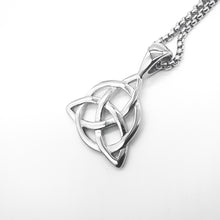 Load image into Gallery viewer, TRIQUETRA NECKLACE